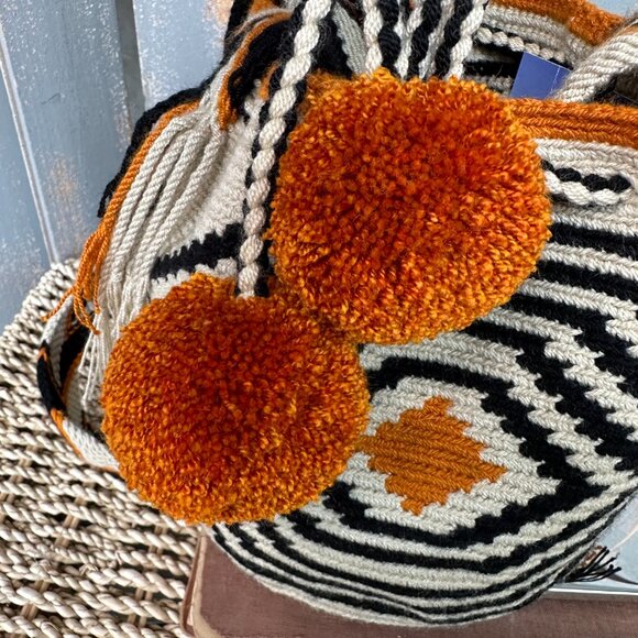 Wayuu Tribe Pom Pom Mini Chila Crossbody Bag NWT - Picture 12 of 12